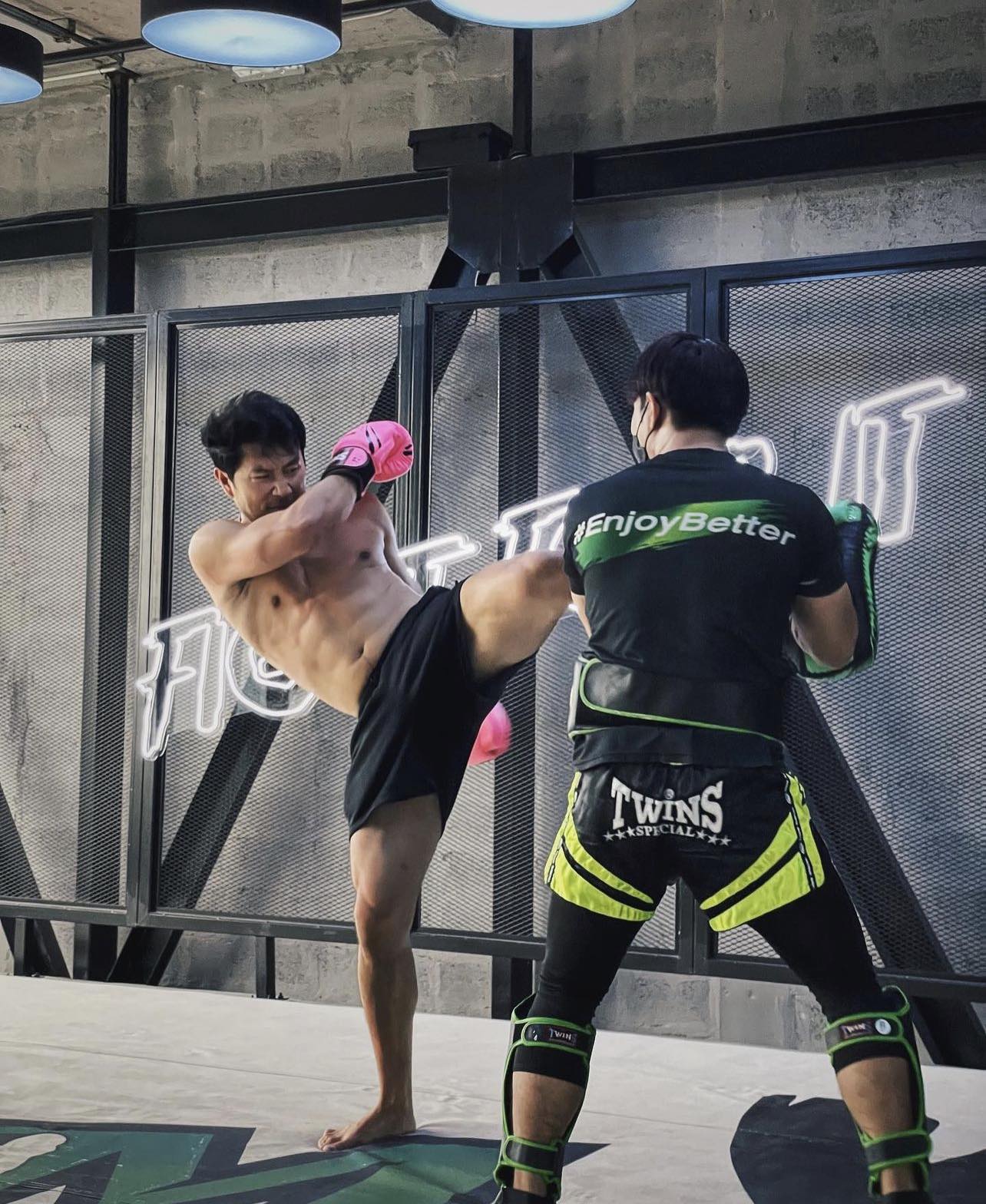 "ซีมู หลิว" สุดเริงร่า! ท่องเที่ยวไทยจากแดนใต้สู่ถิ่นเหนือ