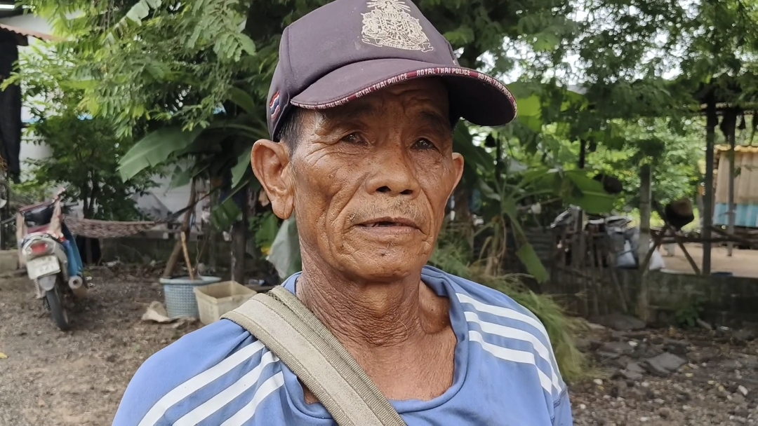 เปิดใจ 'ลุงวัน' ตระเวนอุดหลุมซ่อมถนนทั่วเมืองศรีสะเกษ