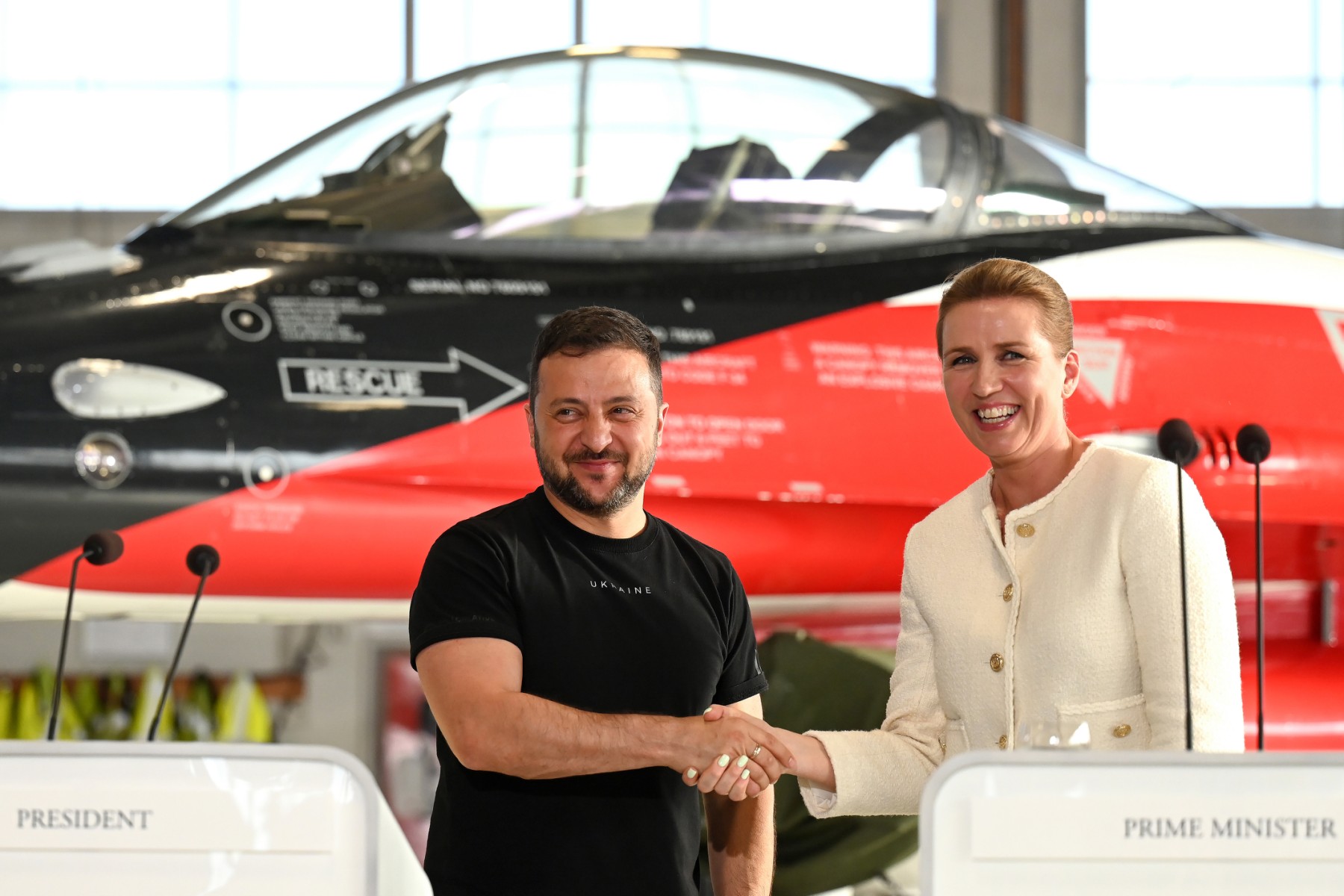 ยุโรปไม่สนรัสเซีย! เตรียมส่งมอบ F-16 หลายฝูงประจำการให้ 'ยูเครน'