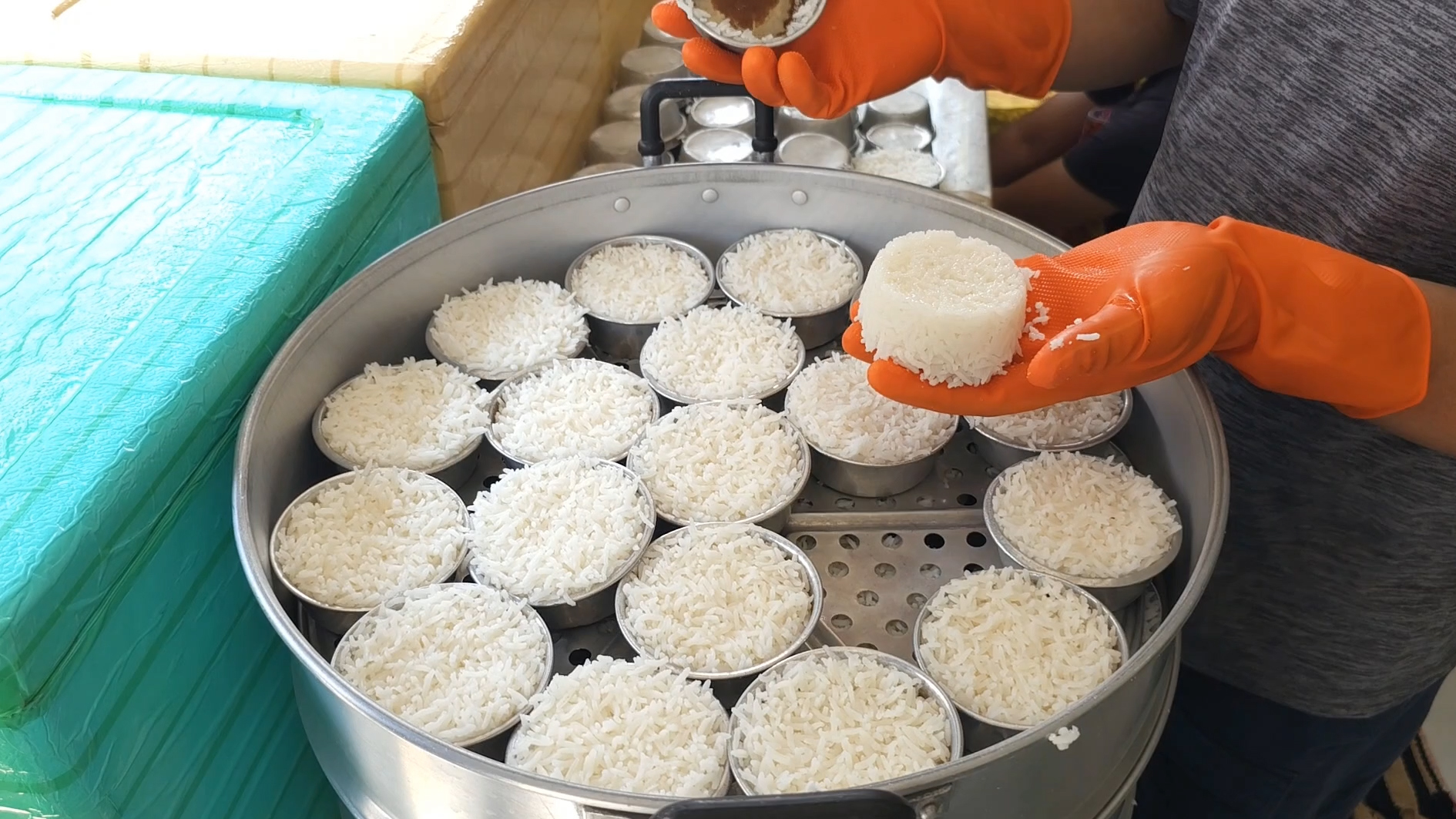 "ข้าวสารขึ้นราคา" กลุ่มผู้ประกอบการข้าวนึ่งจ่อปรับราคาขึ้นตาม เหตุเพราะแบกรับต้นทุนไม่ไหว
