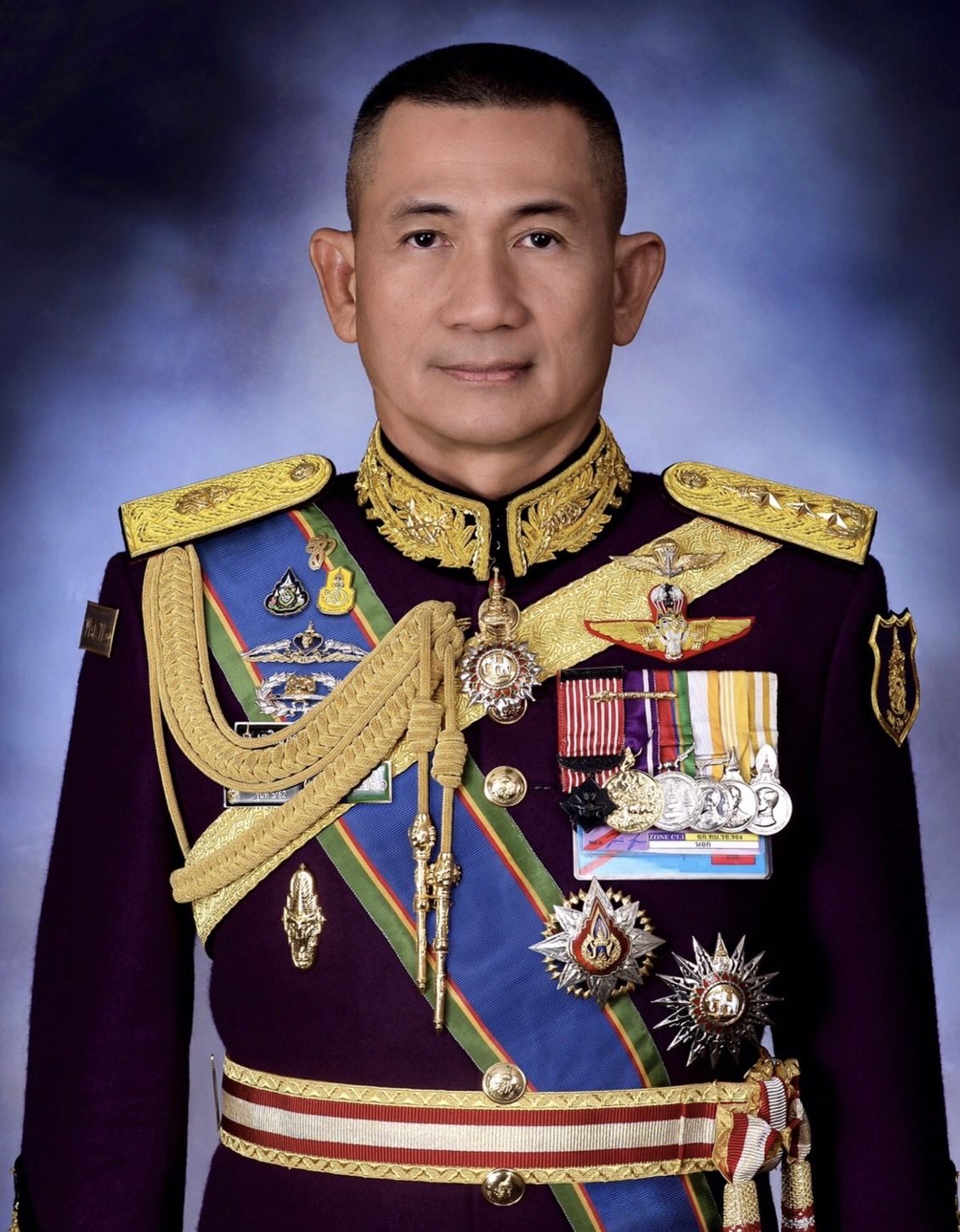 โปรดเกล้าฯ 4 ผบ.เหล่าทัพ "พล.อ.เจริญชัย หินเธาว์" ผู้บัญชาการทหารบก