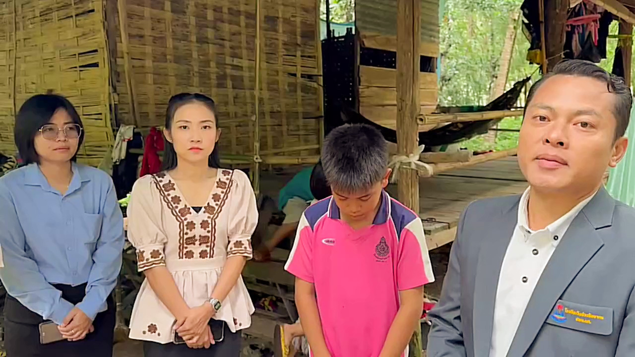 หนองคาย ชีวิตรันทดพบแม่เลี้ยงลูก 5 คนอาศัย กระท่อมกลางสวนยาง ไร้น้ำ-ไฟ