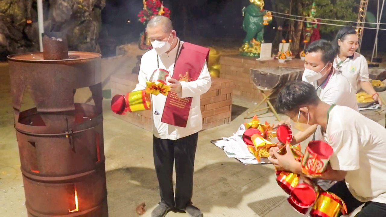 สายมูแห่เผาถ่านจุดเทียนบูชาองค์อินทร์แปลงสี่หูห้าตา วันมงคล9เดือน9
