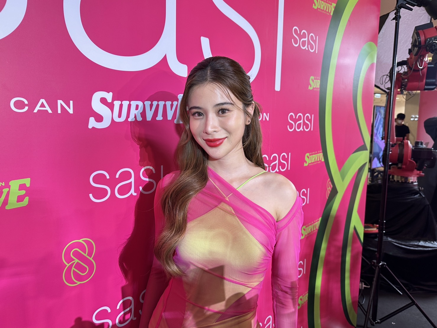 ยอมทุกอย่างเพื่อได้กลับไทย! “เก้า สุภัสสรา“ ระทึก! เกือบติดพายุที่ฮ่องกง
