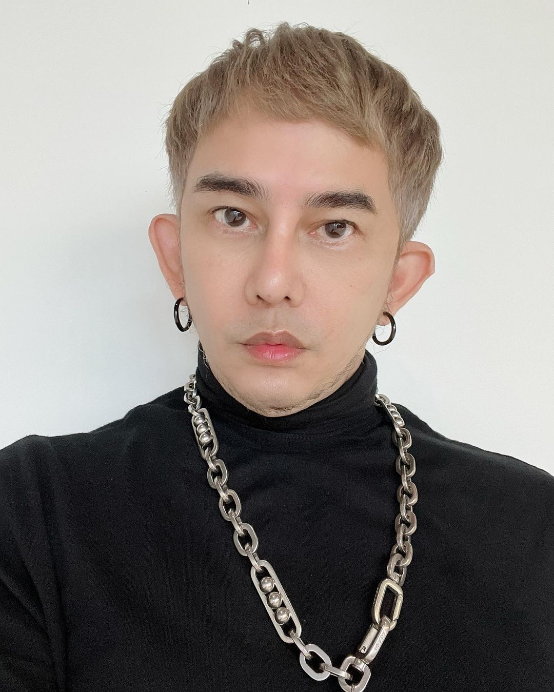 “พชร์ อานนท์” ปัด เสพติดศัลยกรรม ลั่น ไม่ได้ขอเงินใครไปทำ