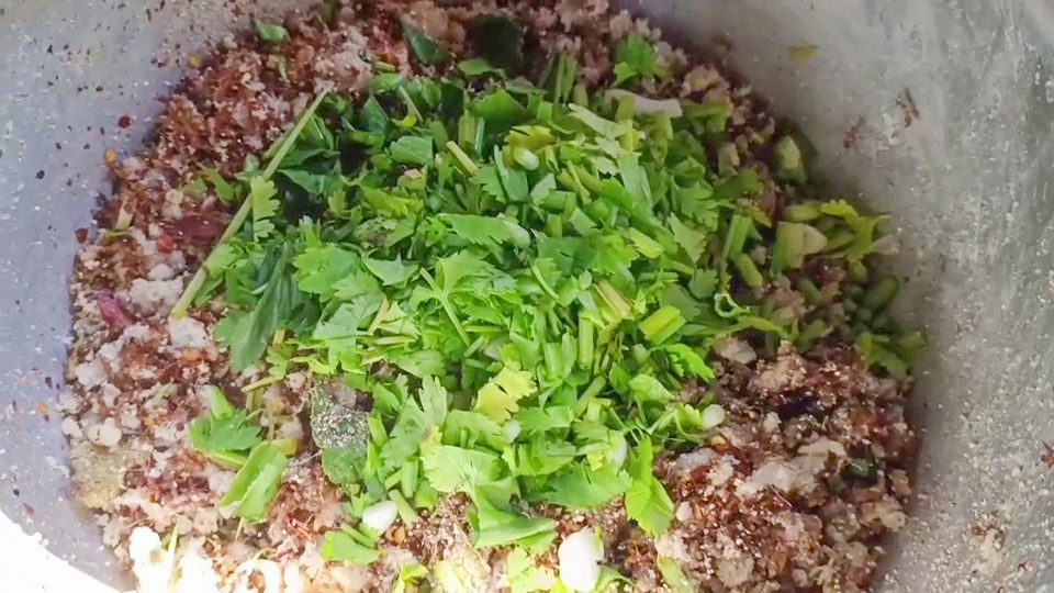พลิกวิกฤต ออกหาปลาช่วงน้ำหลากสร้างรายได้