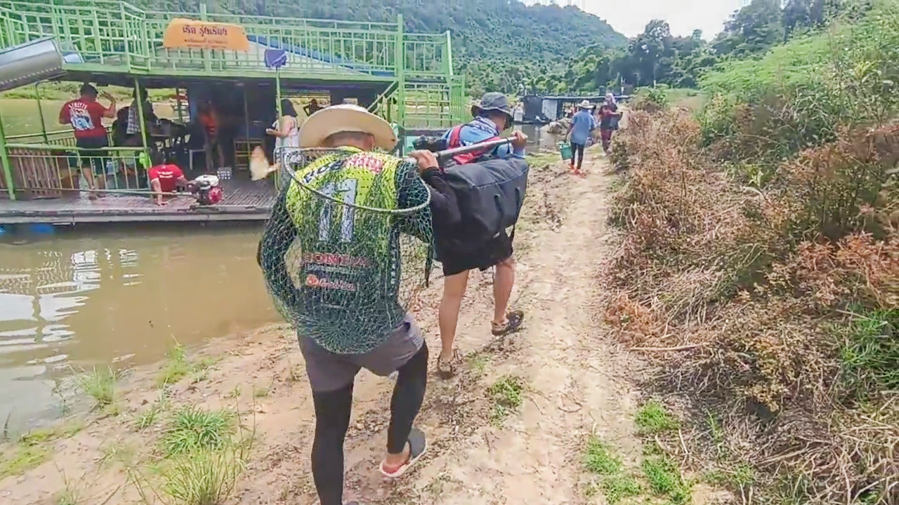 แห่ไหว้ศาลย่าค๊อกเขื่อนลำแชะ ขอบันดาลโชคก้อนใหญ่