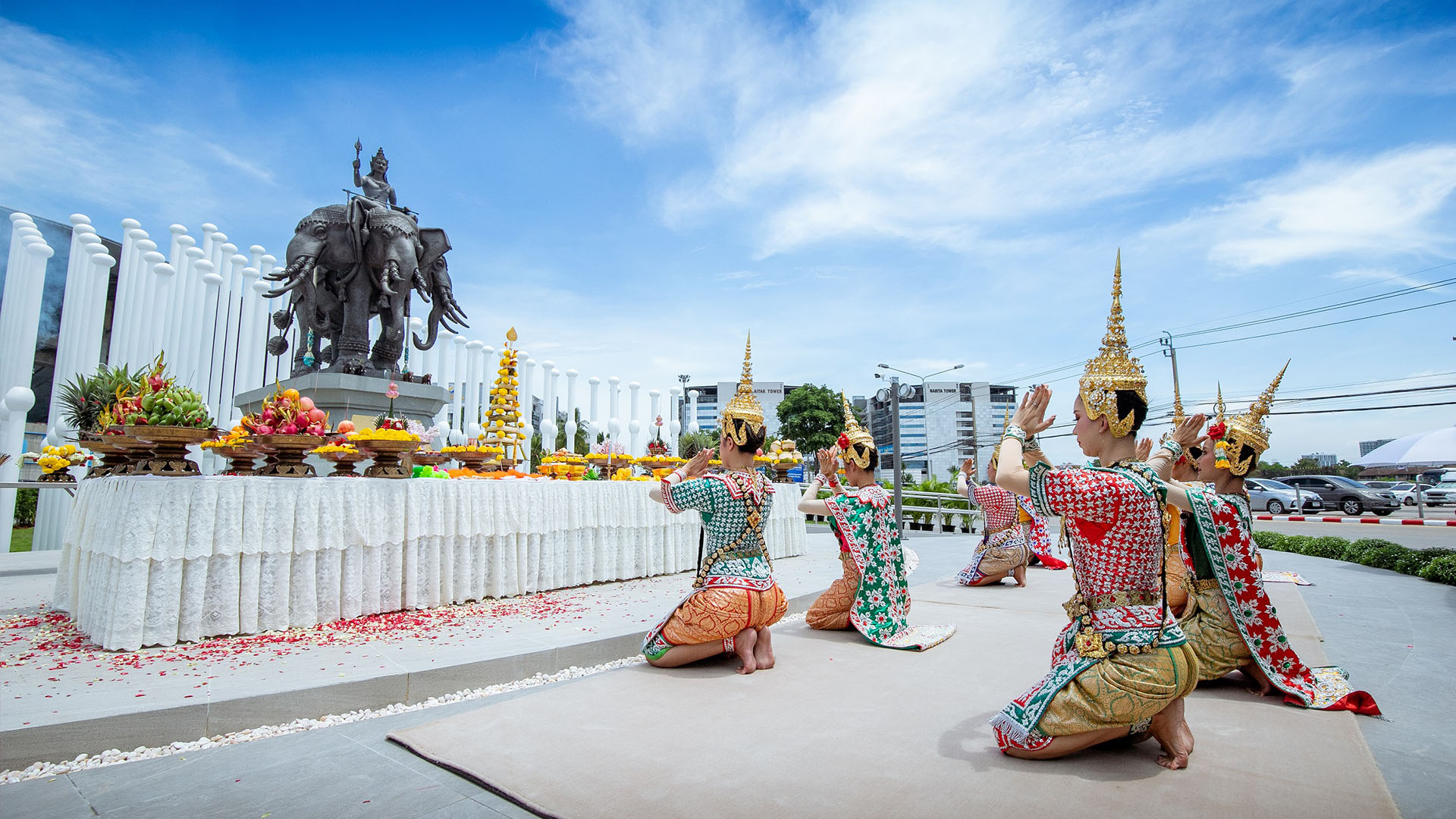 'บางกอกแลนด์' ฉลองครบรอบ 50 ปี สร้างประติมากรรมพระอินทร์ทรงช้างเอราวัณ