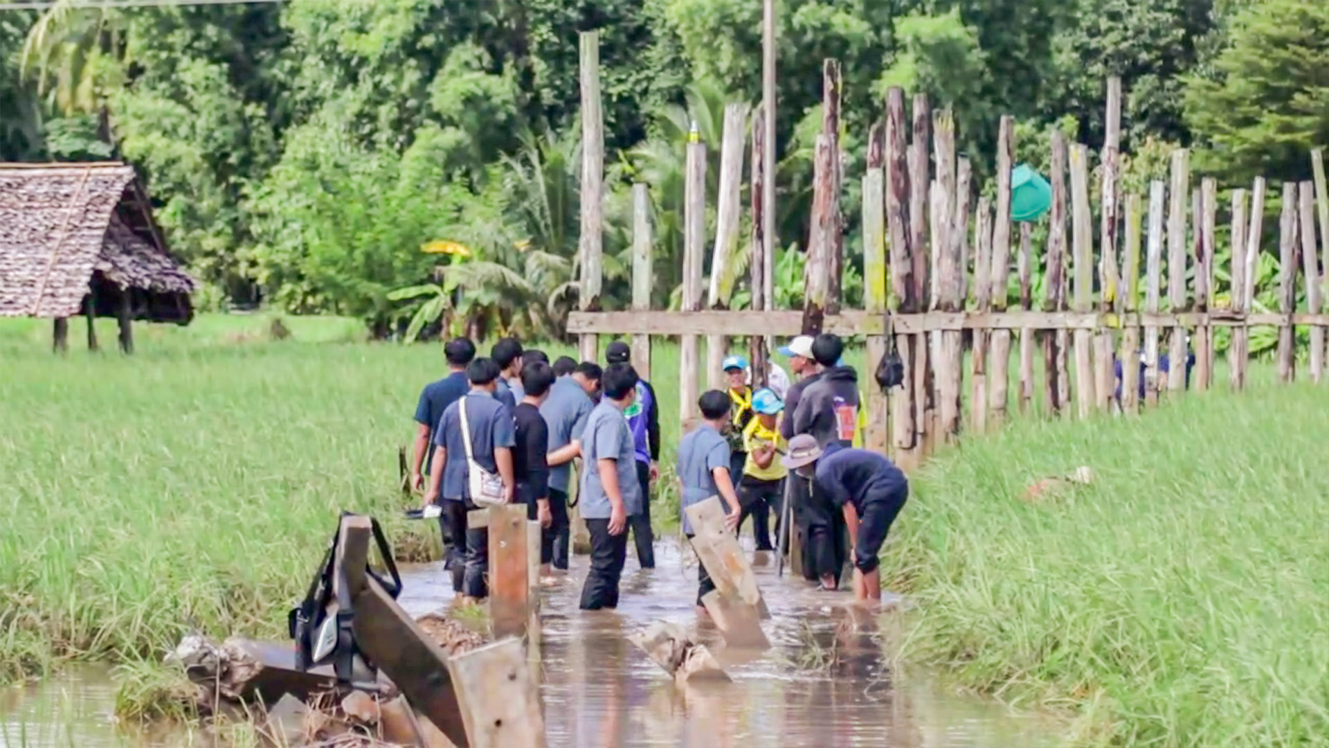 รื้อถอนสะพานซูตองเป้