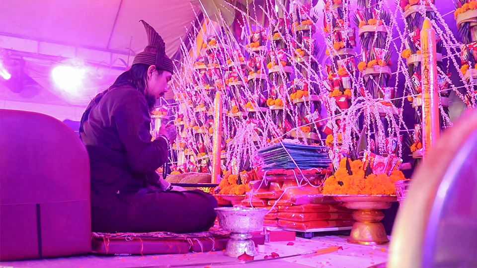 ส่องเลขหางประทัด พิธีเทวามนตราภิเษก สำอางมหาเสน่ห์