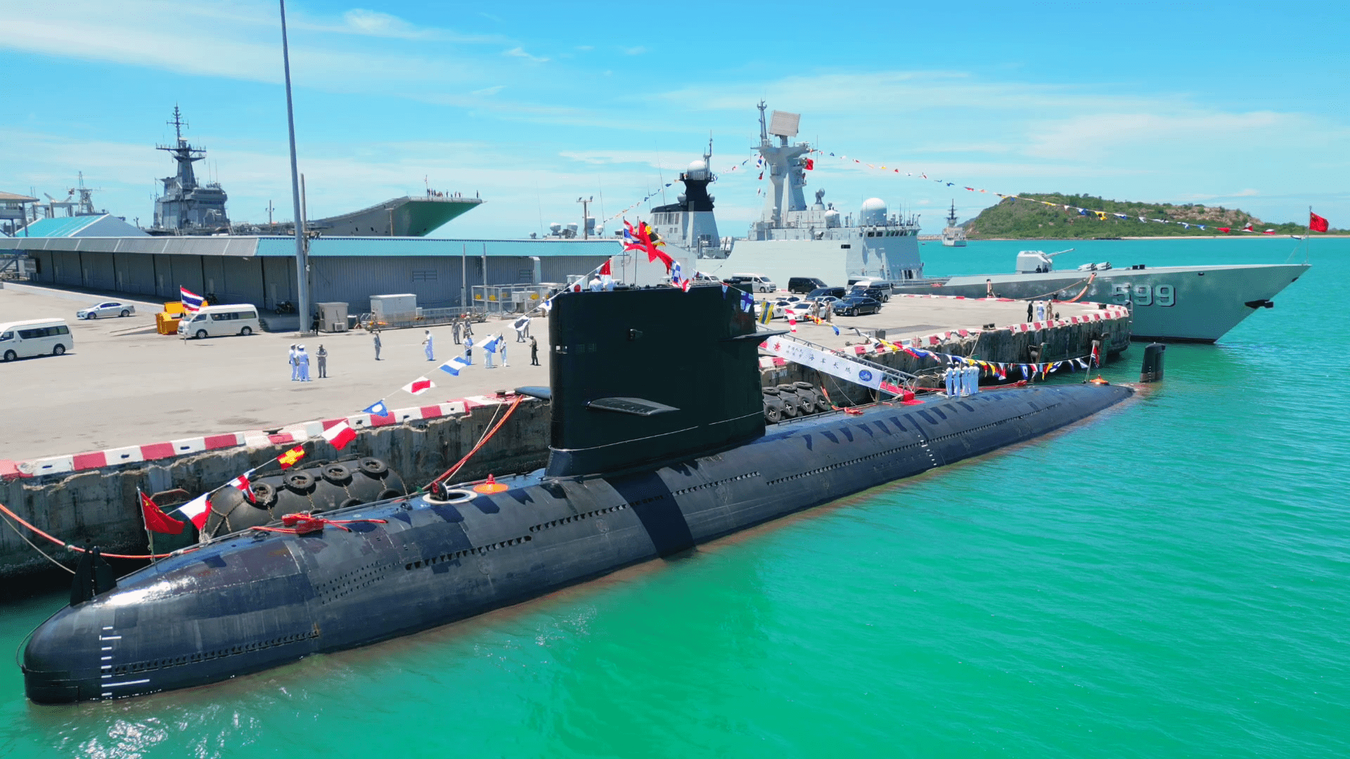 'เรือดำน้ำจีน' โผล่ท่าเรือจุกเสม็ด เปิดพิธีฝึกผสม BLUE STRIKE 2023 ระหว่างกองทัพเรือไทย - จีน