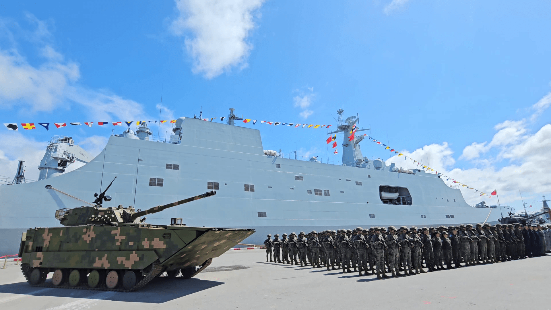 'เรือดำน้ำจีน' โผล่ท่าเรือจุกเสม็ด เปิดพิธีฝึกผสม BLUE STRIKE 2023 ระหว่างกองทัพเรือไทย - จีน