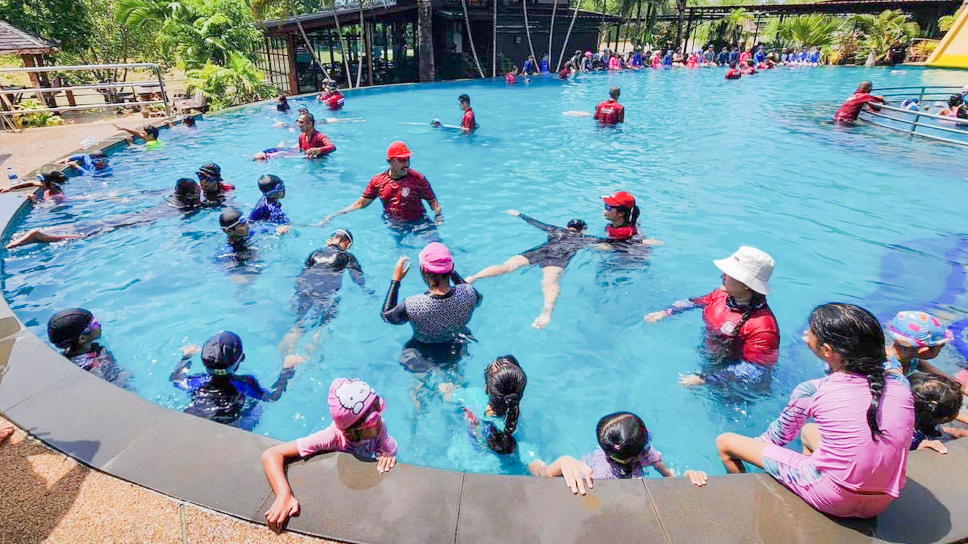 ตำรวจน้ำสอนน้องฟรี หวังลดความสูญเสียช่วงปิดเทอม