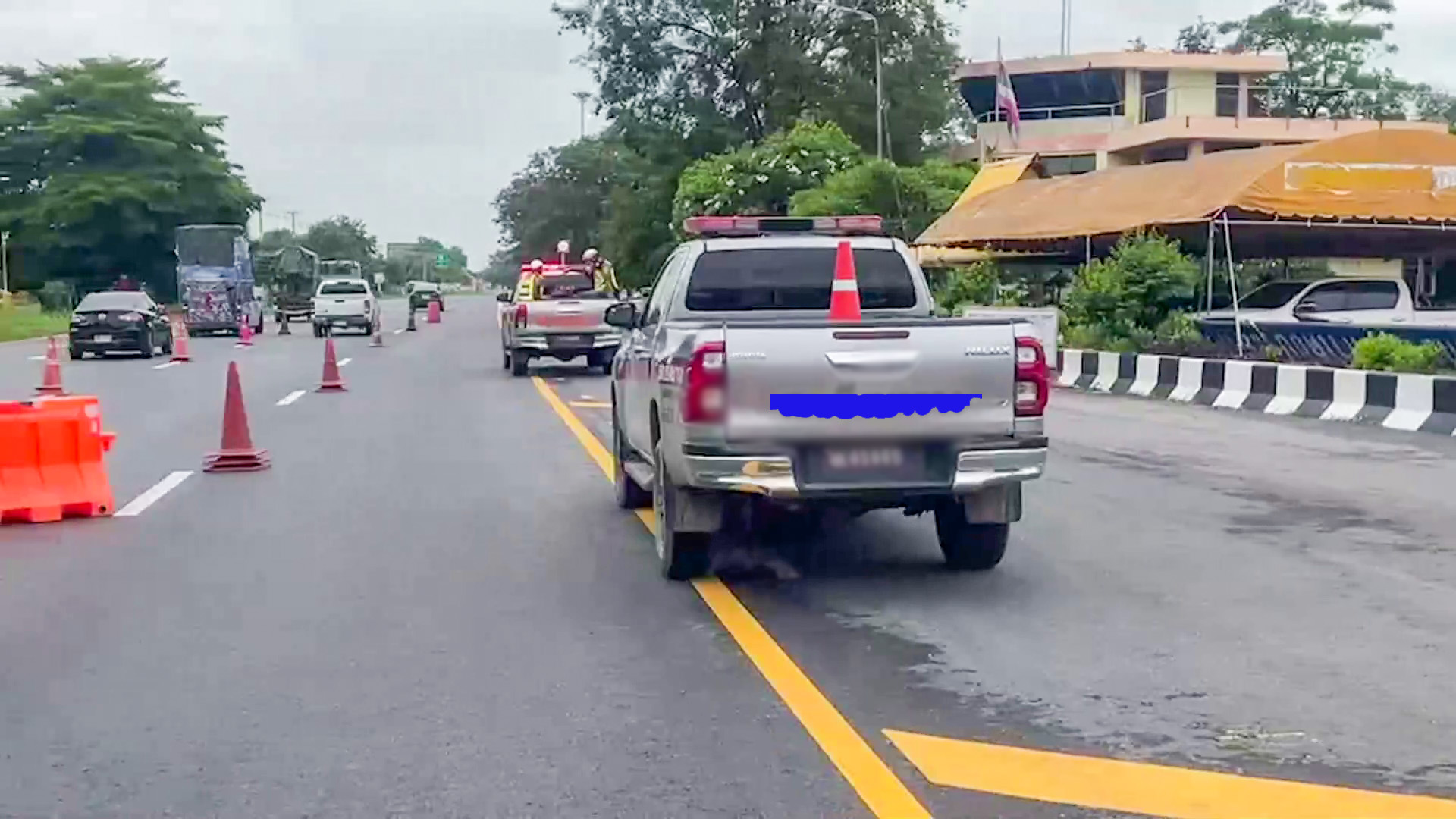 วัยรุ่นขโมยรถตราโล่ตำรวจ หวังขับข้ามจังหวัดกลับบ้านเกิด
