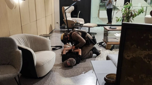 "แบมแบม" สุดเสียใจ! หลังรู้ข่าว อากาเซ่ บาดเจ็บสาหัสในเหตุการณ์กราดยิงพารากอน
