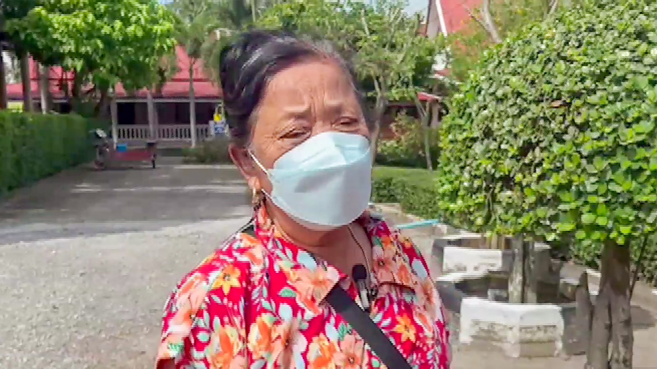 คืบหน้า!พระแก้วมรกตในต้นมะม่วง ญาติโยมเตรียมตกแต่งไว้สักการะ ร่างทรงเผยอีกครึ่งท่อนยังอยู่ในต้นไม้