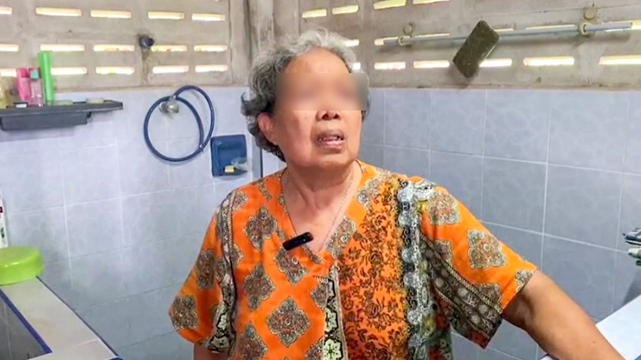 สุดทน! ยายวัย73ปีเดือดร้อนโครงการหมู่บ้านหรูทำบ้านทรุดเอียง