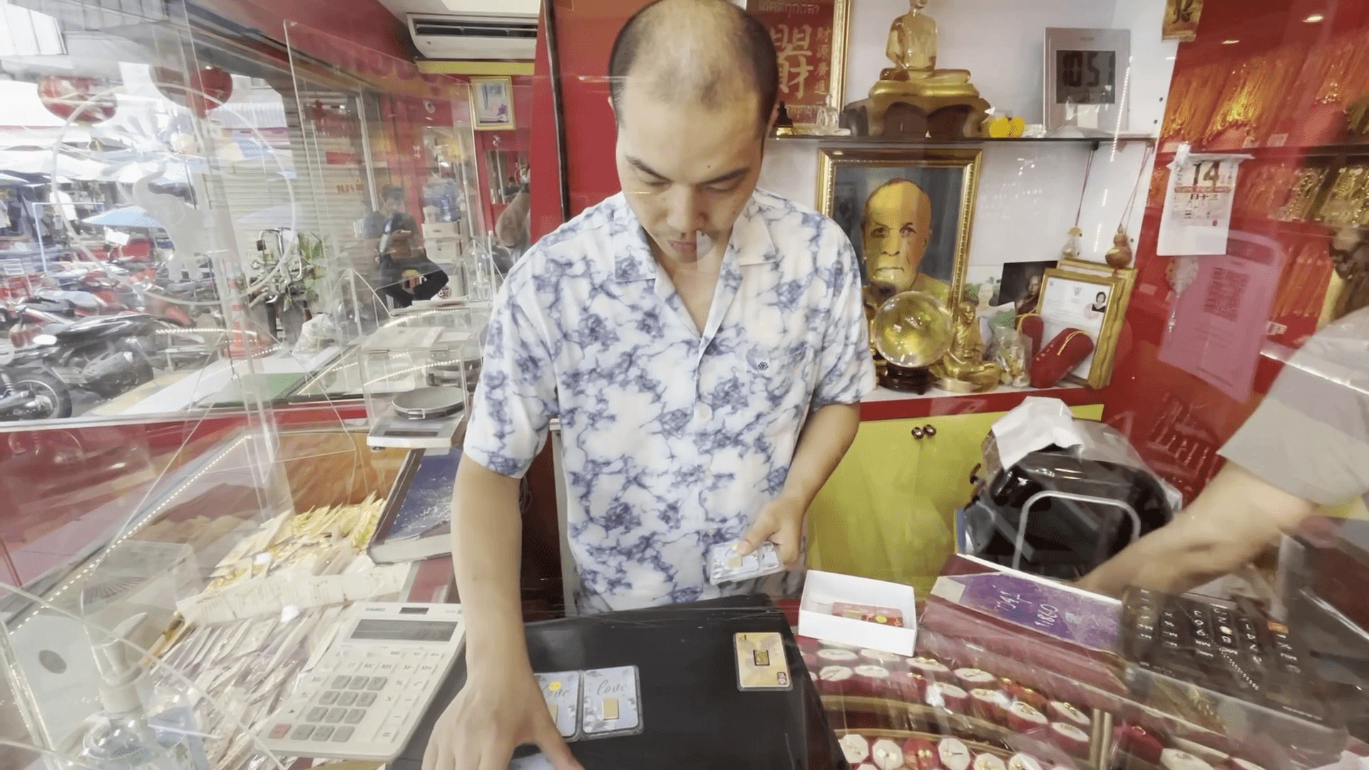 ทุบสถิติราคาทองคำแพงสุดในประเทศไทย เหตุ 'สงคราม' ส่อบานปลาย
