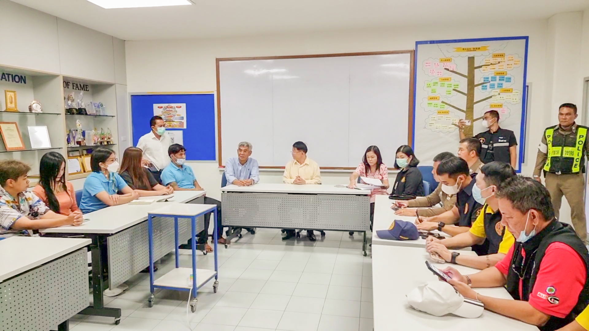 โรงงานปิดตัวกะทันหันทำพนักงาน 250 คนตกงาน ก่อนรวมตัวเรียกร้องค่าชดเชย