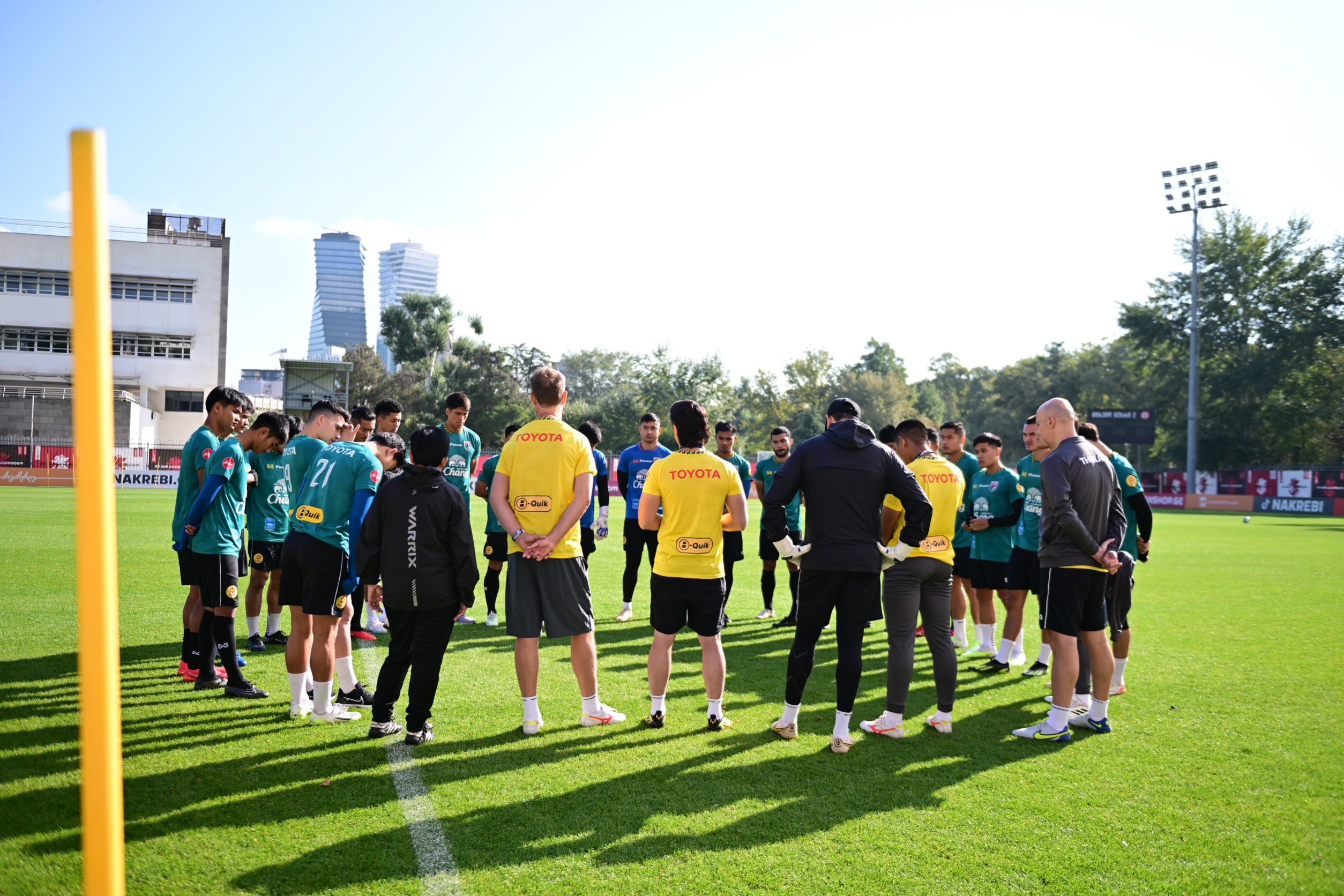 ทีมชาติไทย ซ้อมก่อนดวลแข้ง เอสโตเนีย