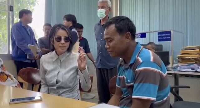 "ปิ๋ม ซีโฟร์" ขึ้นโรงพักเคลียร์คู่กรณี หลังลูกชายถูกชนเจ็บ หวั่นไม่ได้รับความเป็นธรรม