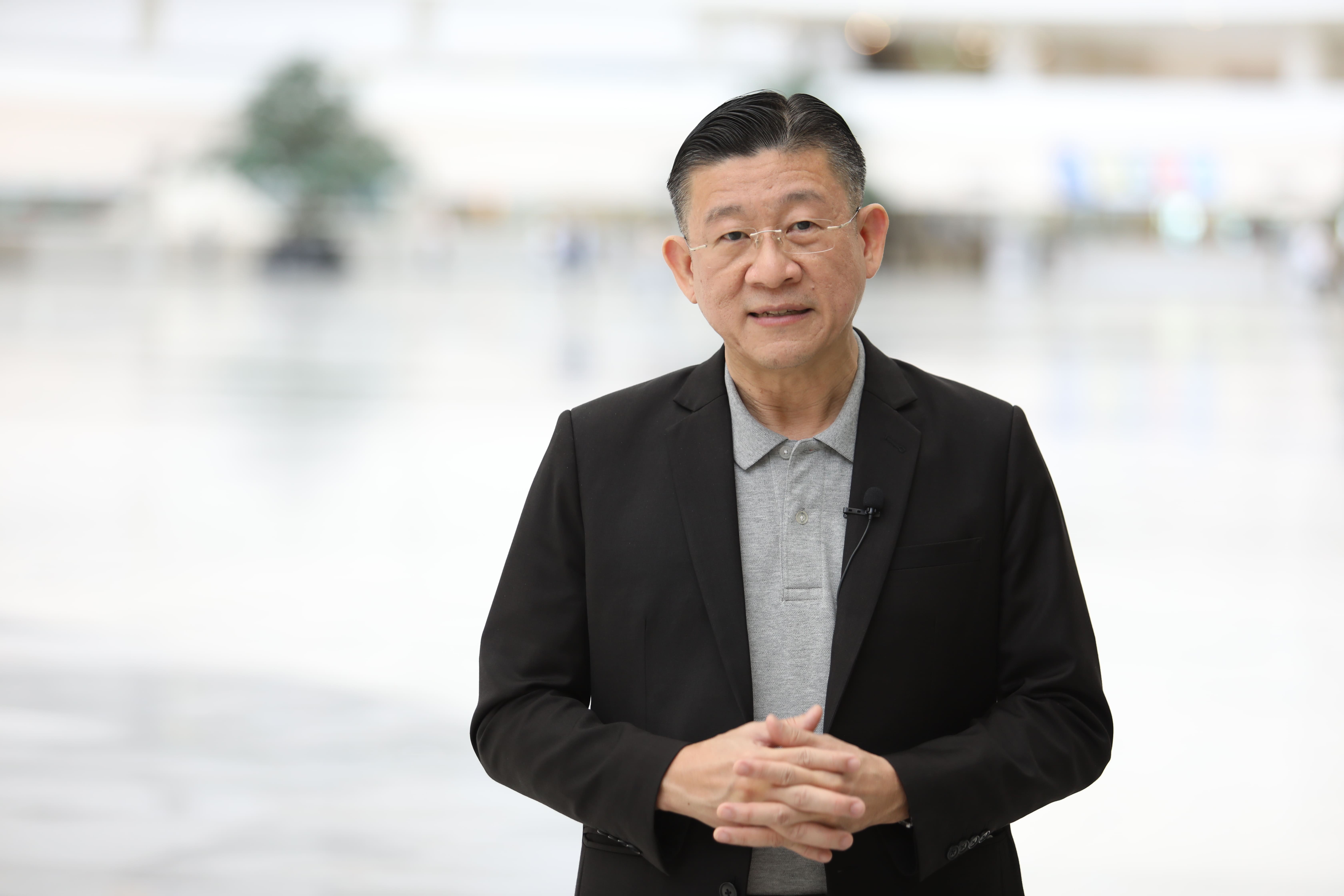 “คารม” เตือนผู้ที่นำถุงยางอนามัยที่ได้รับแจกฟรีมาขายต่อออนไลน์ให้รีบหยุดการกระทำ มิเช่นนั้นจะถูกดำเนินคดีตามกฎหมายจนถึงที่สุด แนะประชาชนลงทะเบียนขอรับฟรีผ่านแอป “เป๋าตัง”