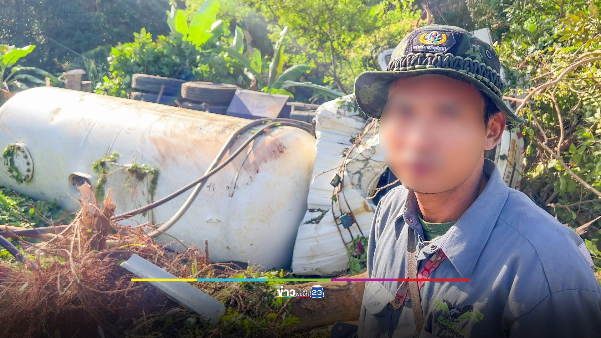 รถบรรทุกแก๊สหุงต้ม 8 ตัน พลิกคว่ำ โชคดีคนขับปลอดภัยและแก๊สไม่รั่ว