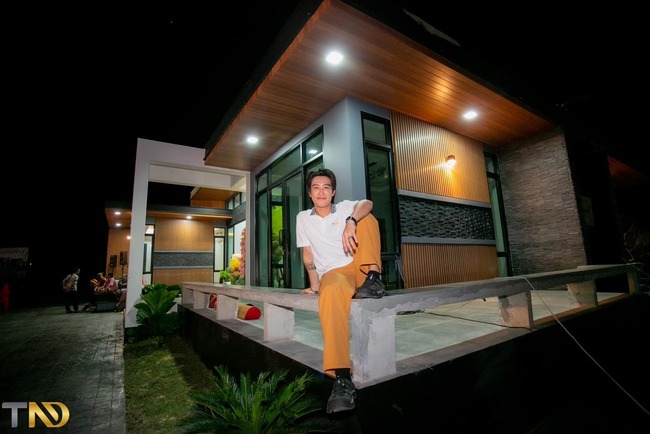จากน้ำพักน้ำแรง! "นุ๊ก ธนดล" ตั้งใจสร้างบ้านเป็นของขวัญให้พ่อกับแม่