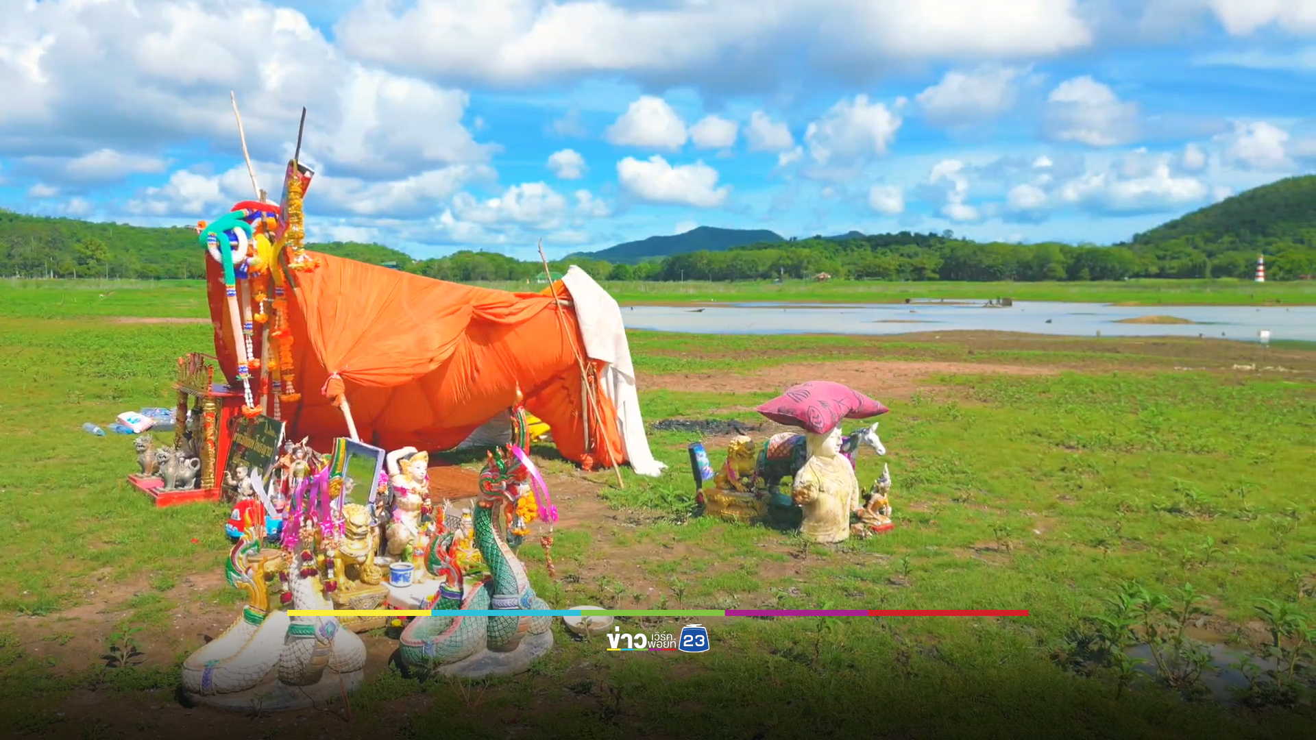 ชาวบ้านงง อยู่ดีๆ มี “ตำหนักเทพ” โผล่กลางอ่างเก็บน้ำ