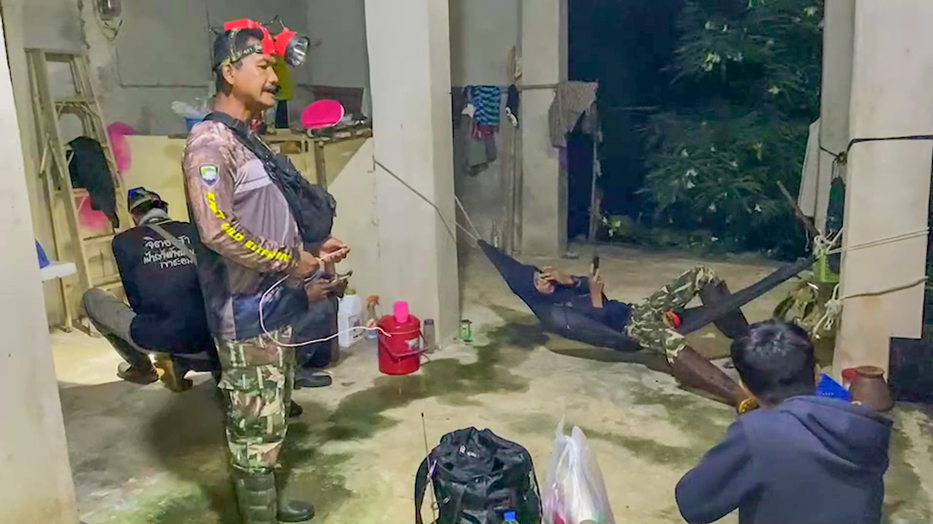 ชาวบ้านผวา! โขลงช้างป่าตกมันเป็น 10 ตัว บุกเข้าพื้นที่