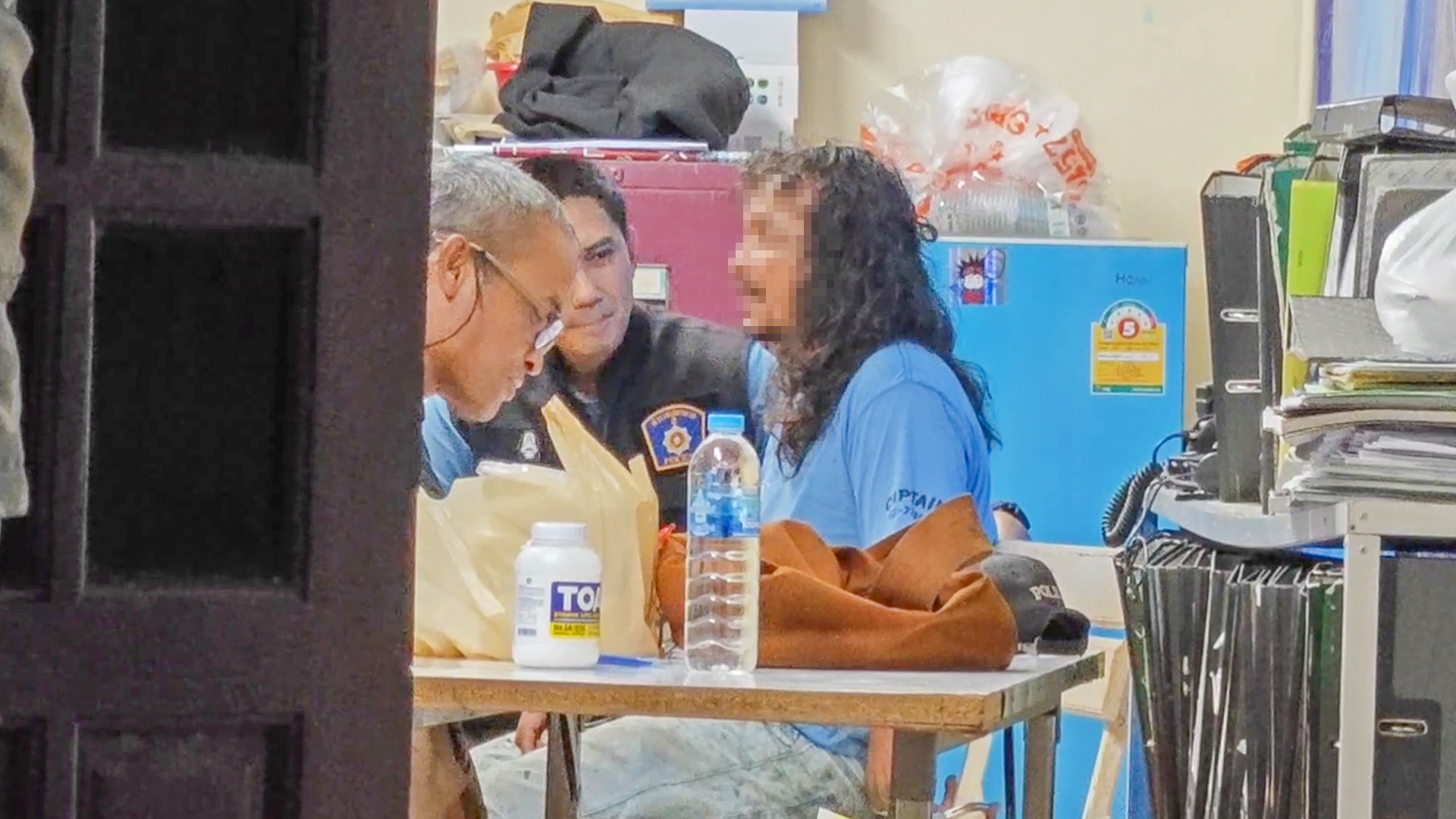 สุดสยอง!หนุ่มคลั่งยาบ้ามีดพร้าฟันคอ-หน้า น.ศ.สาวปี 3 ดับอนาถ น้องสาวรอดหวุดหวิด
