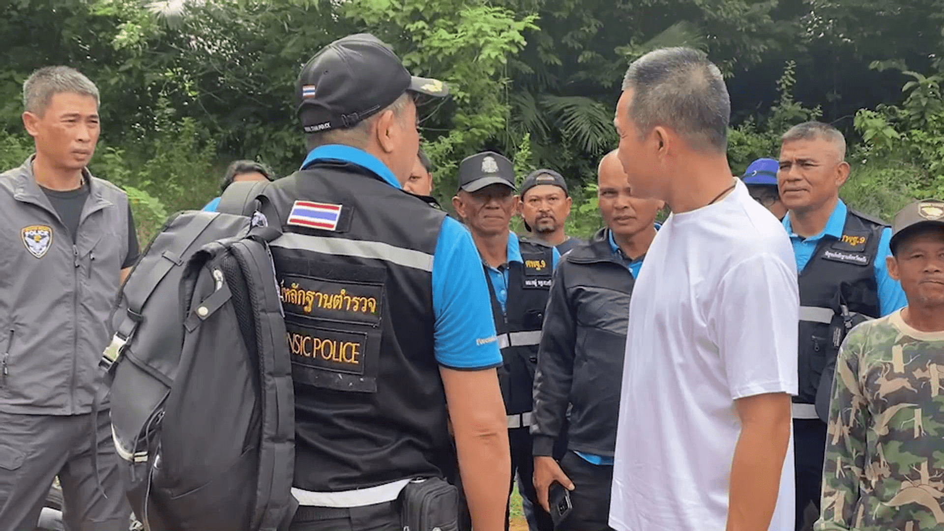 ตำรวจยังคงตรึงกำลังปิดล้อมเทือกเขาบรรทัด พร้อมเสริมกำลังต่อเนื่องล่า 'เสี่ยแป้ง' นาโหนด ที่หลบหนีการปะทะไปได้ ขณะที่กองพิสูจน์หลักฐานเข้าเปรียบเทียบดีเอ็นเอที่จุดปะทะแล้ว