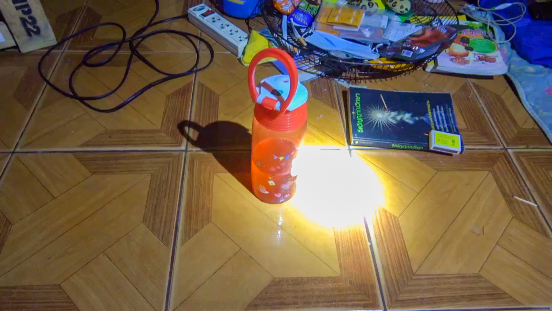 ชาวบ้านผวา! หนุ่ม 17 คลั่งถือมีดฟันสังกะสีห้องร้างอ้างเหม็นกลิ่นคนสูบยาบ้า