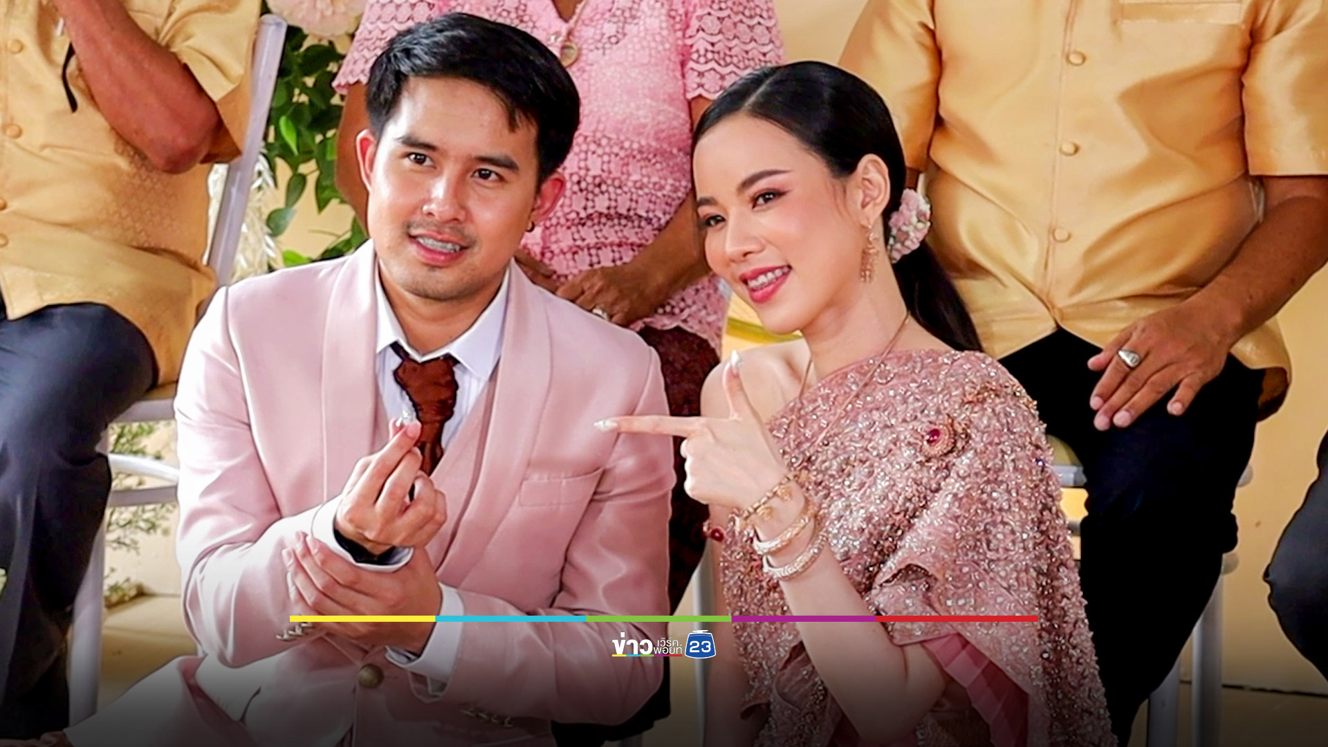 ฮือฮา! หนุ่มกรุงเก่าจัดขบวนขันหมากรถตุ๊กตุ๊ก 49 คัน ขอหลานสาวอดีตกำนันแต่งงาน