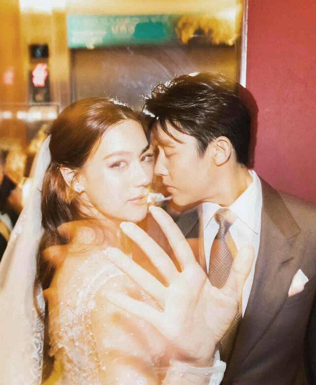 "หมาก ปริญ" เคลียร์ดราม่า "เจนิส" ใส่ชุดขาวแย่งซีน "คิมเบอร์ลี่" ในงานแต่ง
