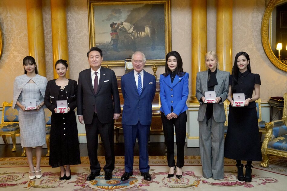 "BLACKPINK" ได้รับพระราชทานเครื่องราชฯ MBE จากสมเด็จพระเจ้าชาร์ลส์ที่ 3