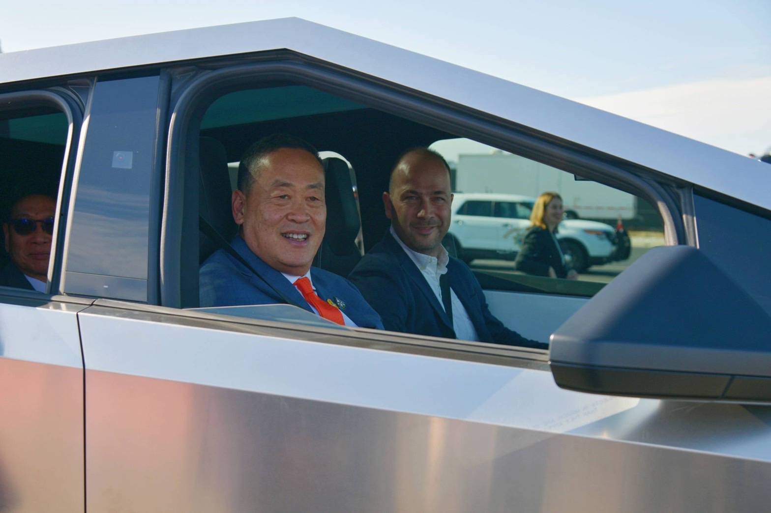 นายกฯ หวังปีหน้าเทสล่า (Tesla) เข้ามาตั้งโรงงานในไทย หลังยอดจอง 'Cyber truck' ทุบสถิติรถเทสล่าทุกรุ่น