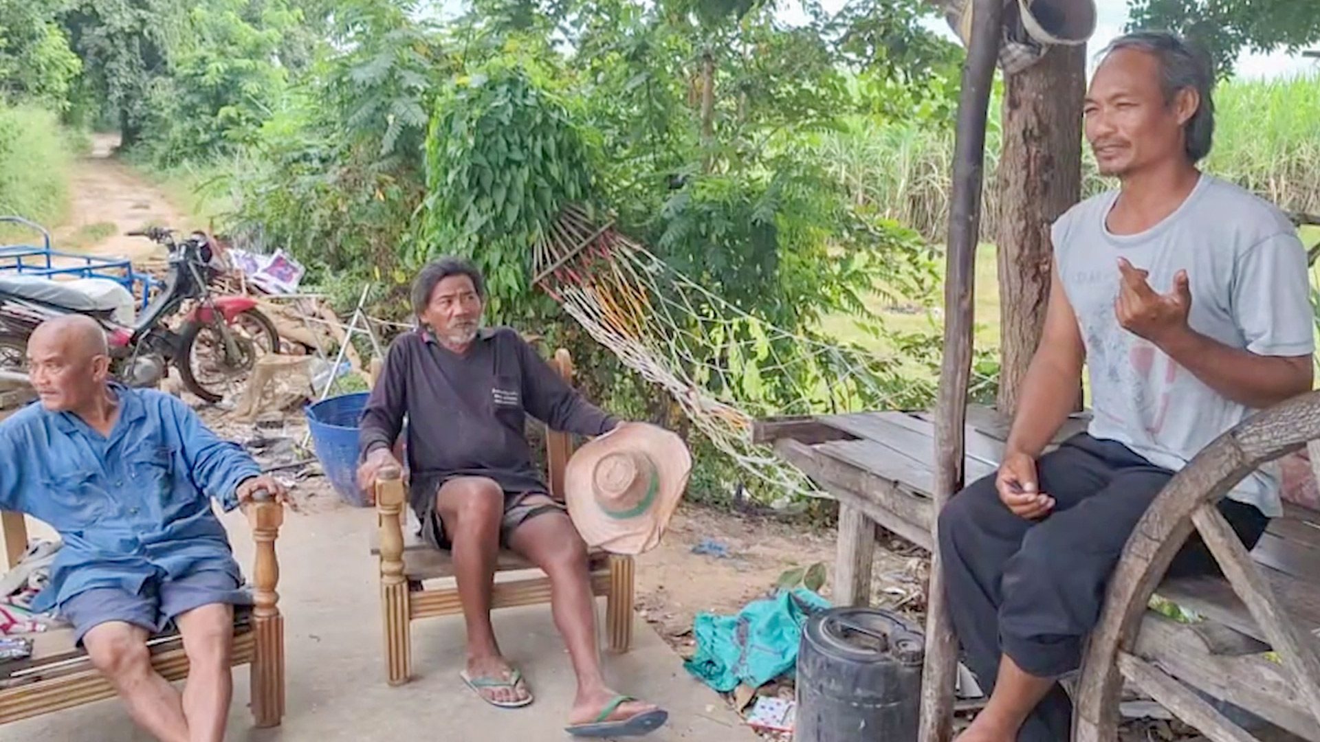ปัญหาซ้ำซากตากข้าวบนถนน ชาวนาหวังนายกรัฐมนตรีนำไปวิเคราะห์เพื่อหาทางแก้ไข