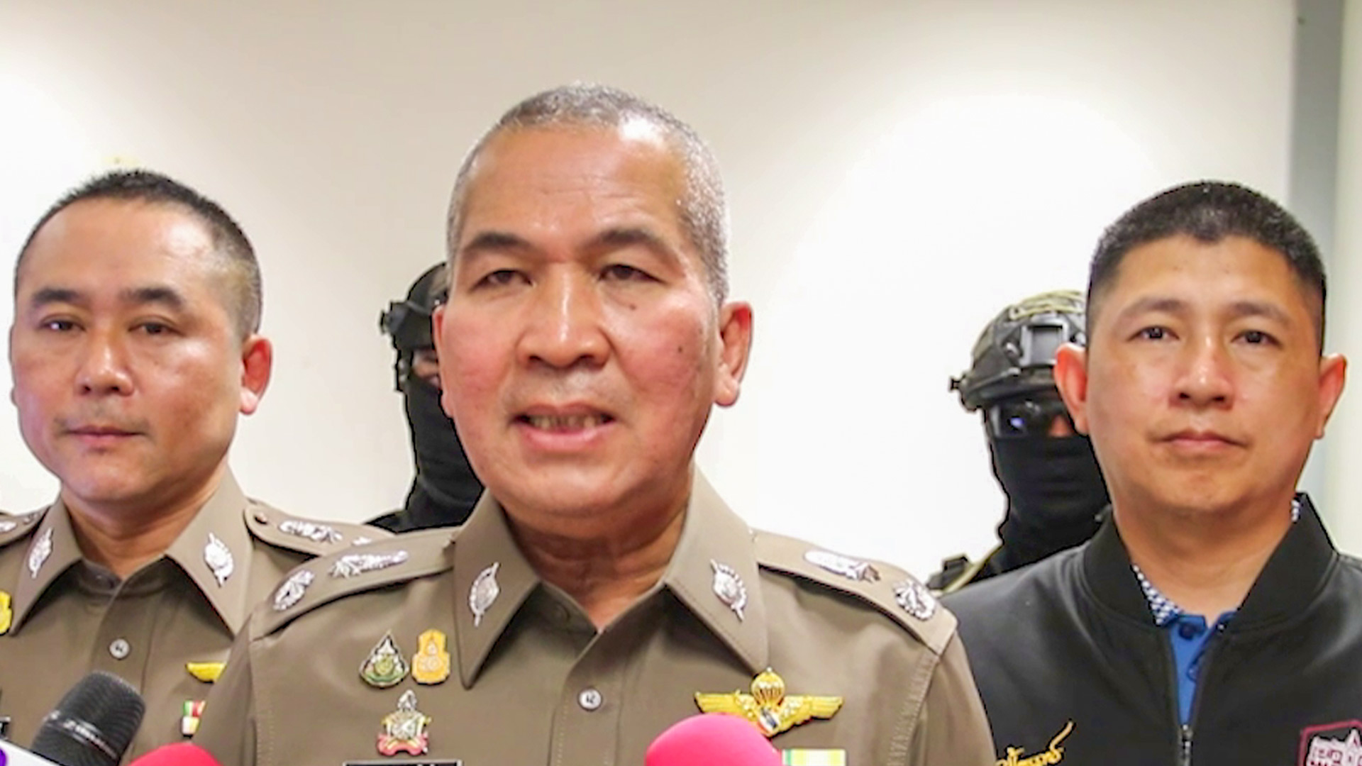 ปัญหาซ้ำซากตากข้าวบนถนน ชาวนาหวังนายกรัฐมนตรีนำไปวิเคราะห์เพื่อหาทางแก้ไข