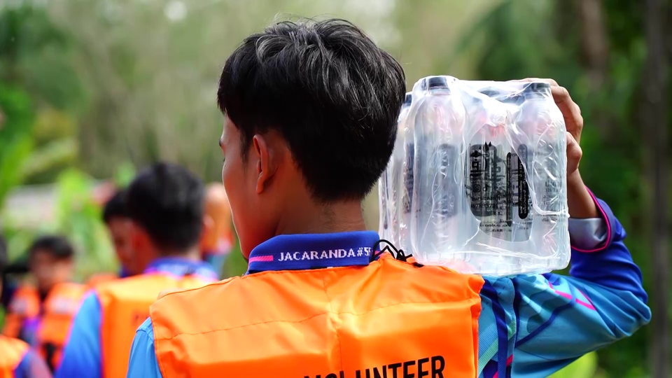 'ปัตตานี' น้ำลดลงเล็กน้อย ปัญหาใหม่คือ 'ขยะ' ด้านชาวบ้านต้องการข้าวสารอาหารแห้งมากกว่าข้าวกล่อง