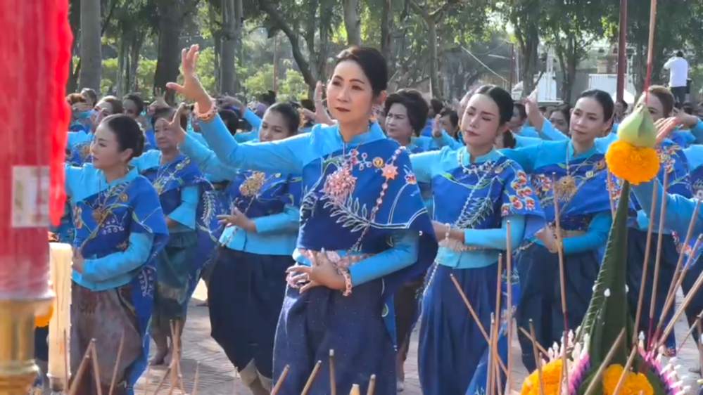 ชาวอยุธยานับพันรำถวาย “พระเจ้าอู่ทอง” ก่อนเปิดงานยอยศยิ่งฟ้า อยุธยามรดกโลก