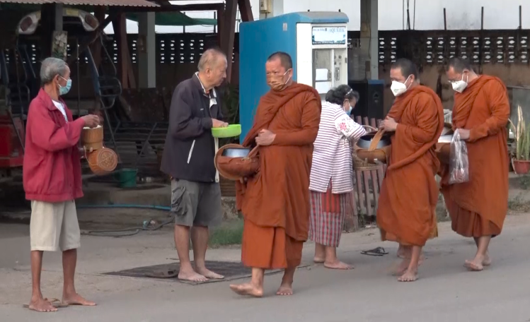 บึงกาฬ 2 วันลดฮวบเหลือ 15 องศา ต่ำสุดในรอบปี ชาวบ้านเริ่มผิงไฟคลายหนาว