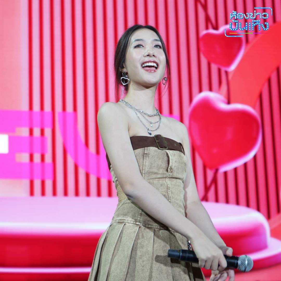 เก็บตกภาพสาวสวย "4EVE" 7 สาววาดลวดลายสุดแซ่บ เวทีแทบแตก