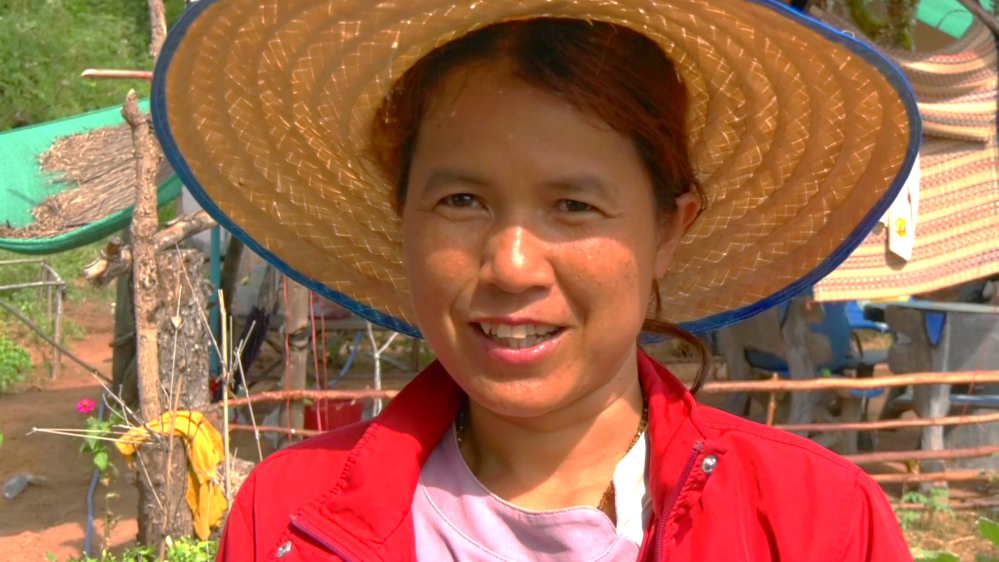 สาวโคราชขุดบ่อดินหลังบ้านเลี้ยงหอยขมโตเร็ว ลงทุนน้อย รายได้งาม