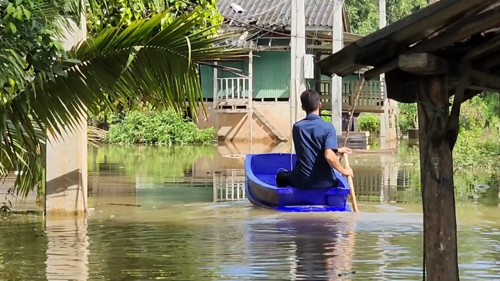 แม่น้ำสายบุรีล้นตลิ่งท่วมบ้านเรือนในพื้นที่อำเภอรามัน เดือดร้อนกว่า 300 ครัวเรือน