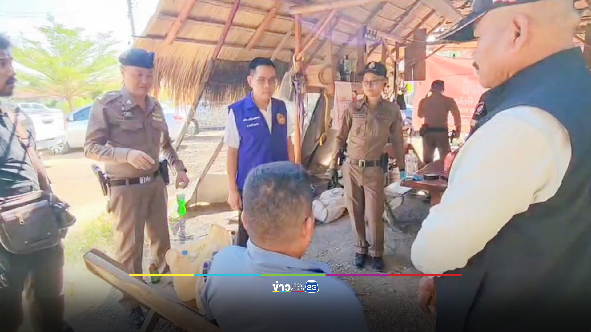 จนท.เข้าอายัดบ้านคดียาเสพติด ผงะพบคนเช่าตรวจค้นเจอยาบ้านับหมื่นเม็ด