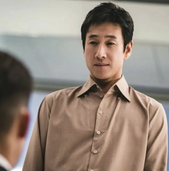 ช็อก! นักแสดงดัง "อีซอนคยุน" ถูกพบเสียชีวิตในรถ