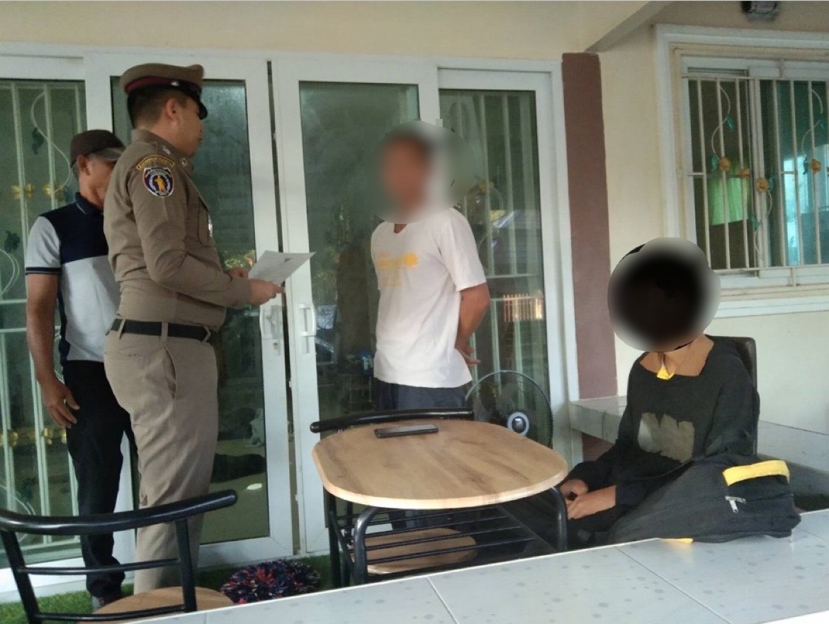 รวบ "โค้ชฟุตบอล-พ.ต.วัยเกษียณ" กระทำชำเรา 2 เด็กชาย ป.4 ถ่ายคลิปประจานนานนับปี ขู่ไล่ออกจากทีม