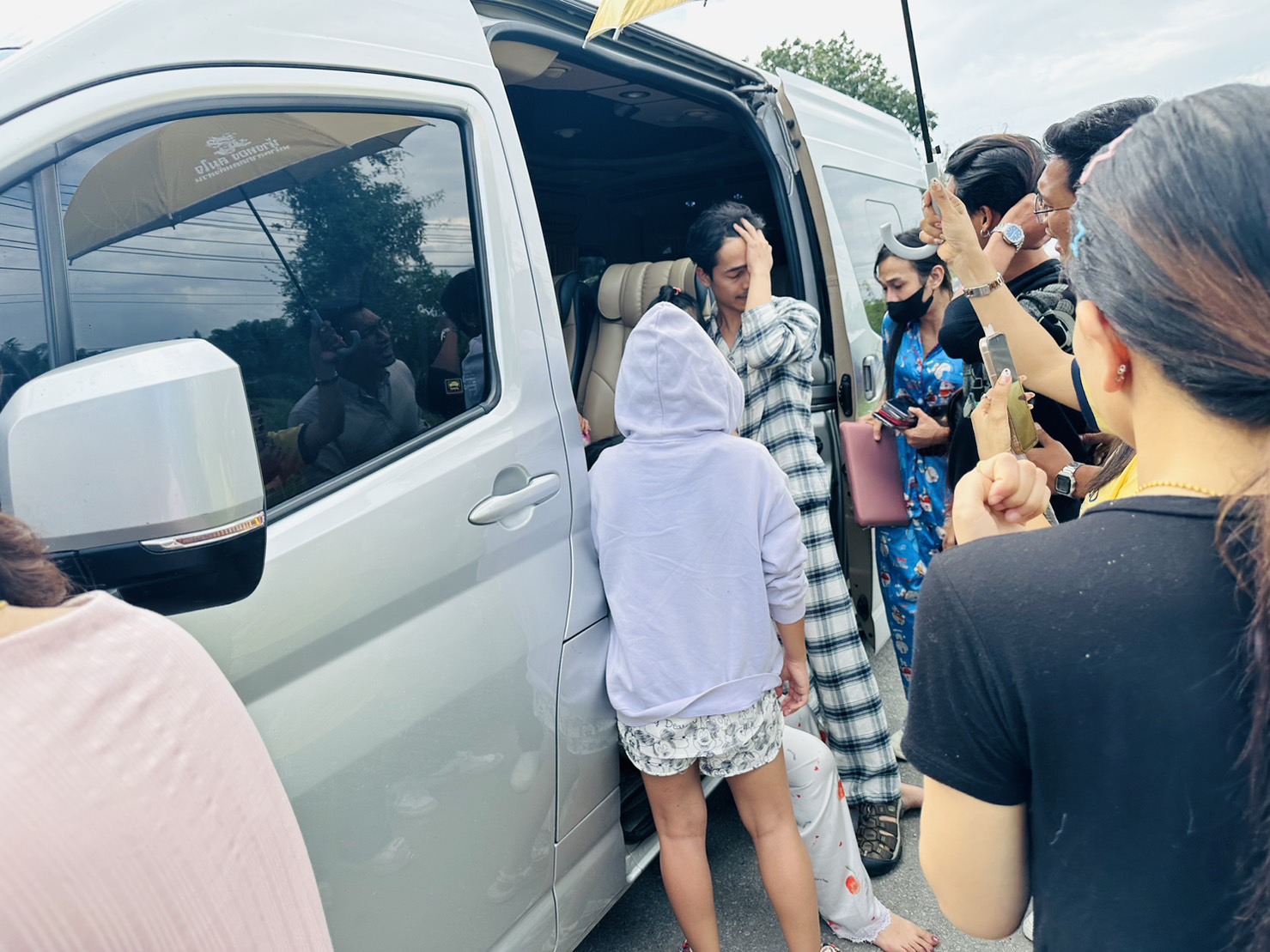 "เจนนี่-ยูจิน" ประสบอุบัติเหตุรถคว่ำเบื้องต้นปลอดภัย