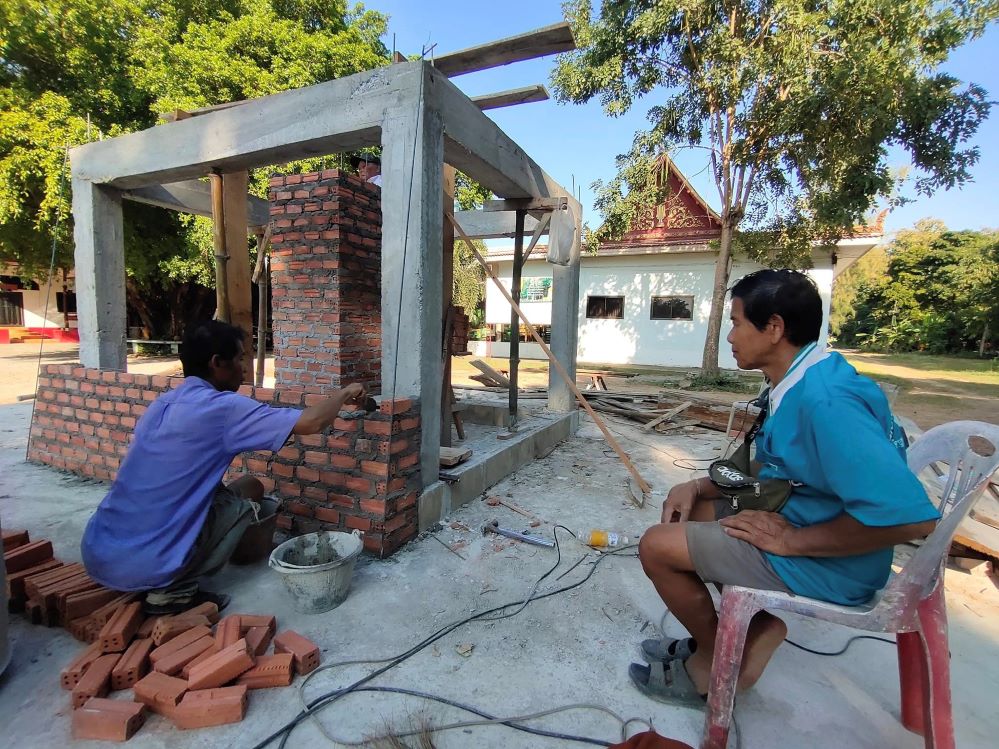 เห็นผลทันตา! วัดดังสุโขทัยเผย 5 อานิสงส์ของการให้โยมตากข้าวในวัด
